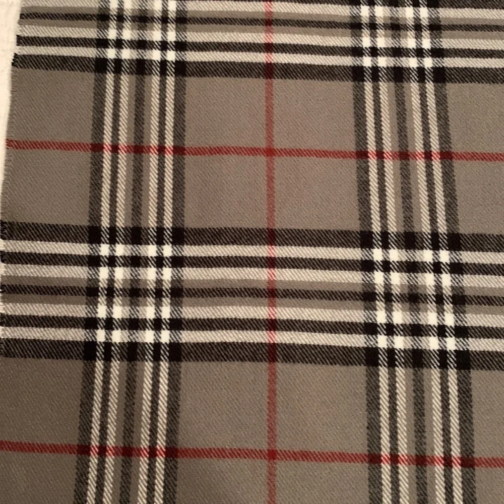 100% Cashmere Checkered Scarf Made in Scotland Unisex